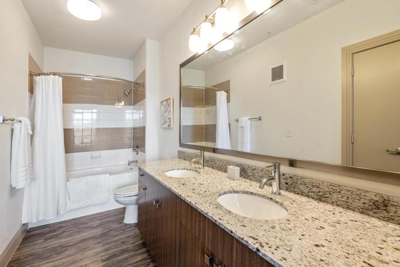 Landing At The At Midtown - 2 Bedrooms In Northeast