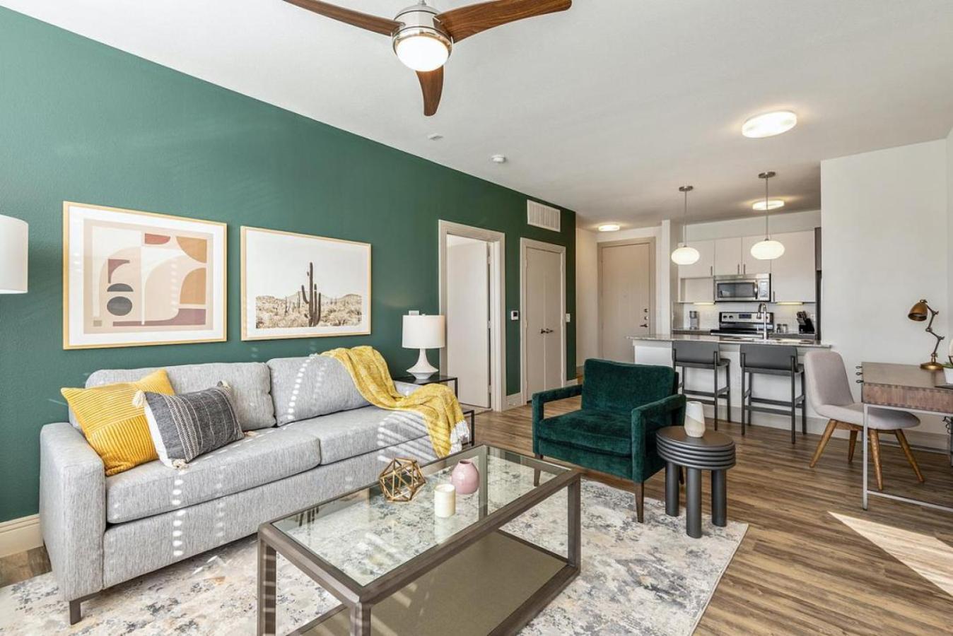 Apartment Landing At The At Midtown - 2 Bedrooms In Northeast